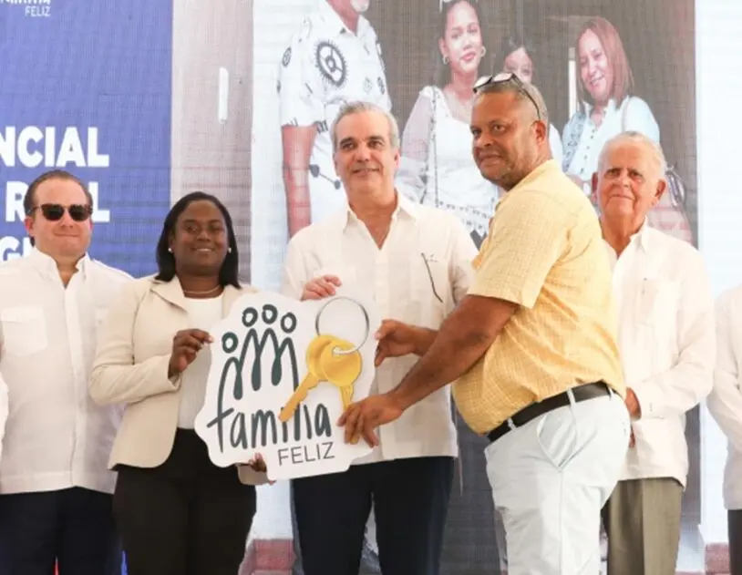 Gobierno entrega 700 apartamentos y obras por más de $993 MM
