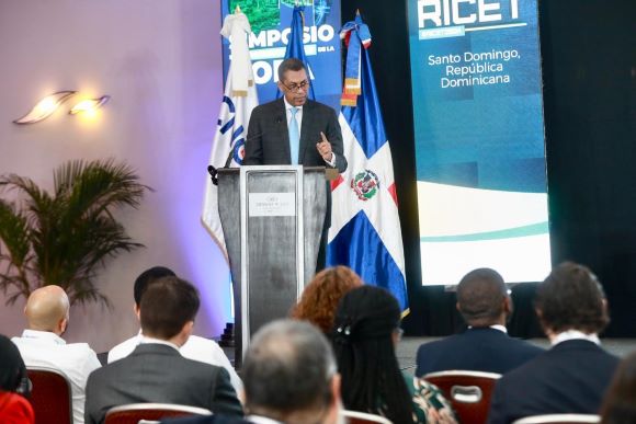 Gómez Mazara: Indotel impulsa avance de telecomunicaciones