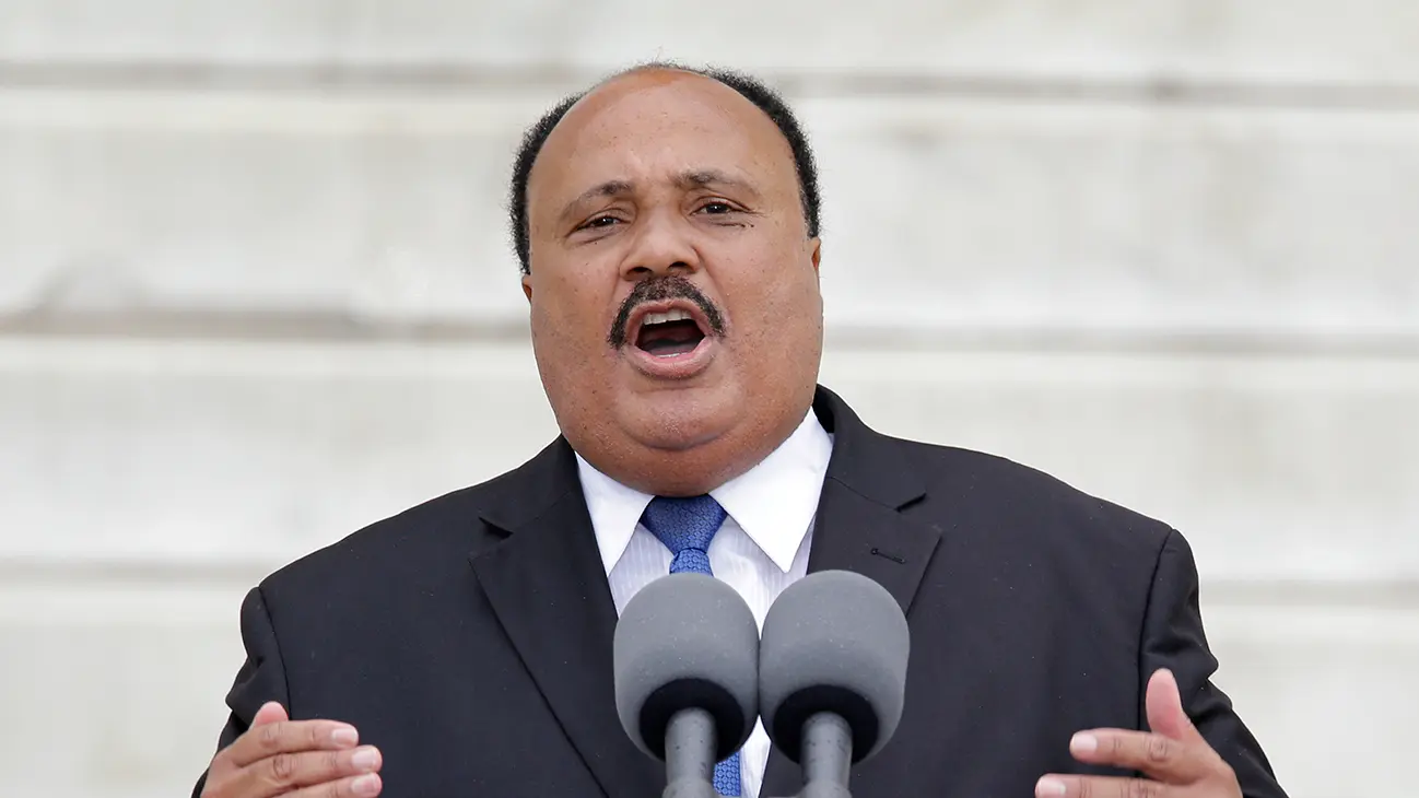 El hijo de Martin Luther King urge a EE.UU. a votar por Harris para defender la democracia