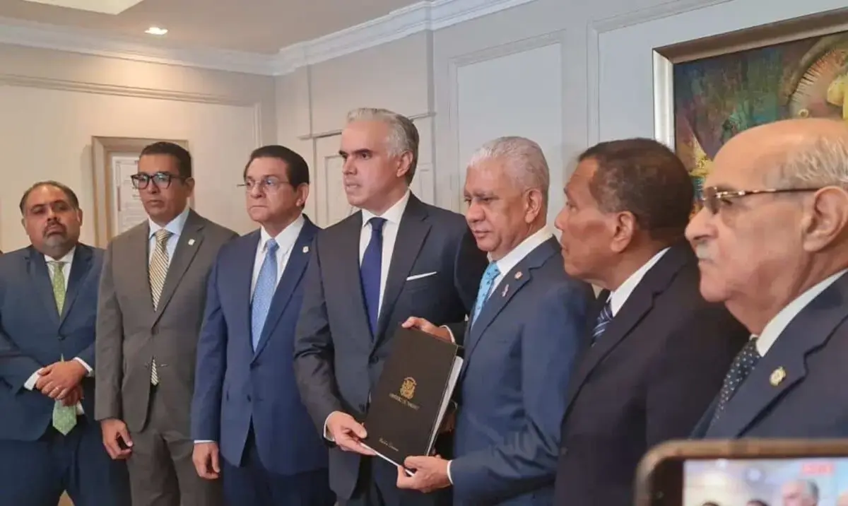 Senado designa comisión especial para estudiar la reforma