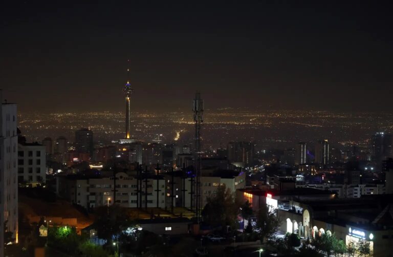 Israel bombardeó hoy a Irán; provocó al menos tres muertes