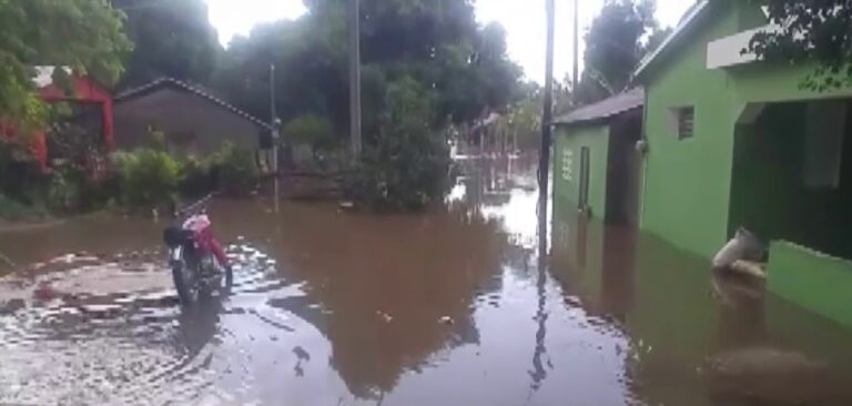 DAJABON: Lluvias dañan casas, desplazan familias y anegan sectores