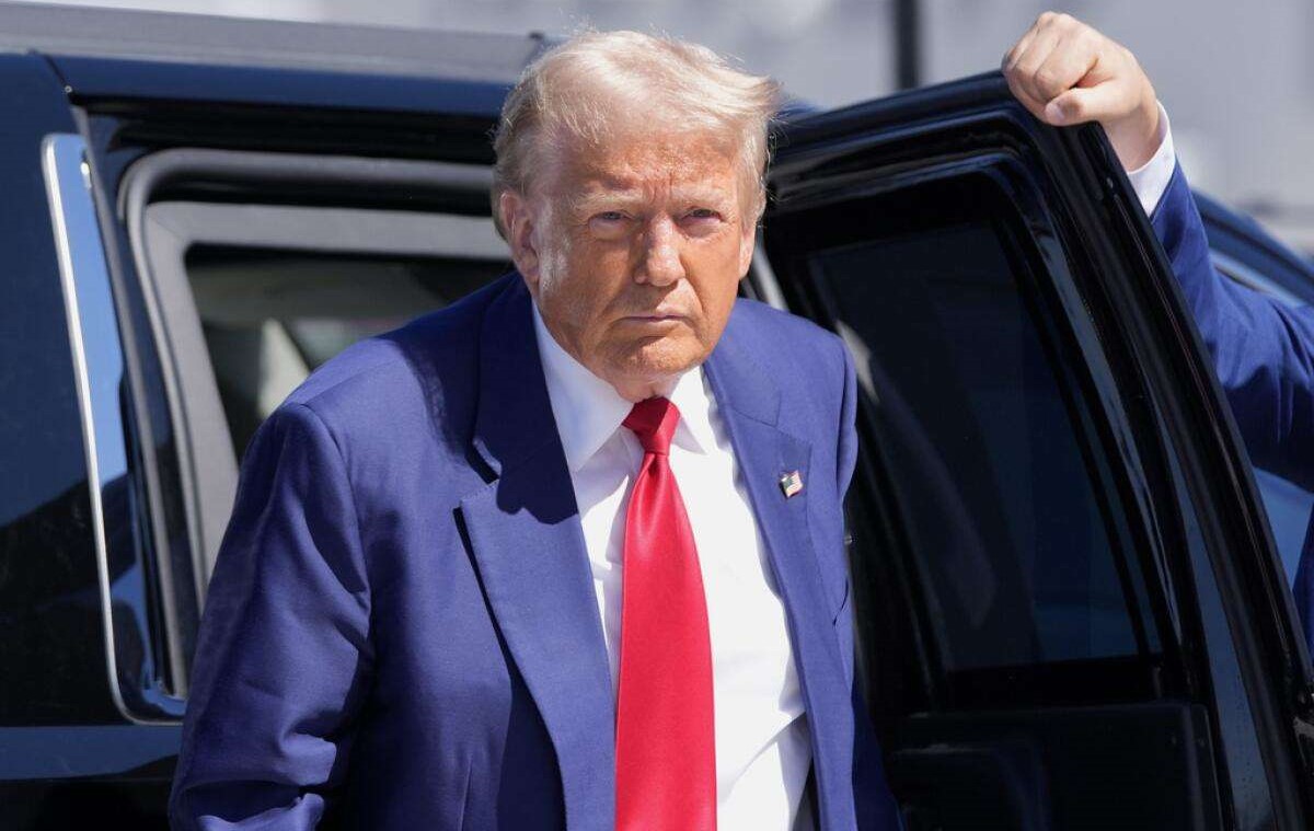 EU: Donald Trump revocará decenas decretos de Joe Biden