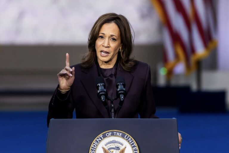 Harris dice acepta derrota pero no renuncia a lucha a favor de EU