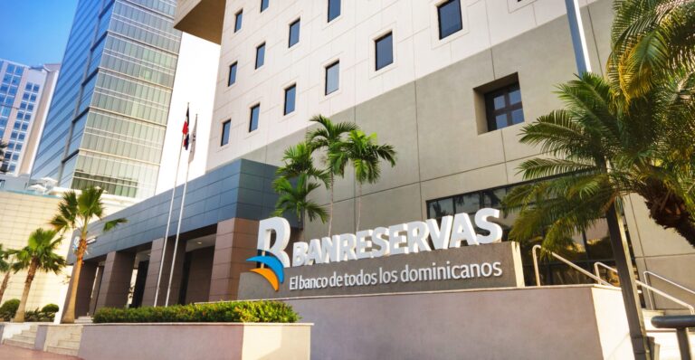 LatinFinance otorga Banreservas premio «Transformación Digital»
