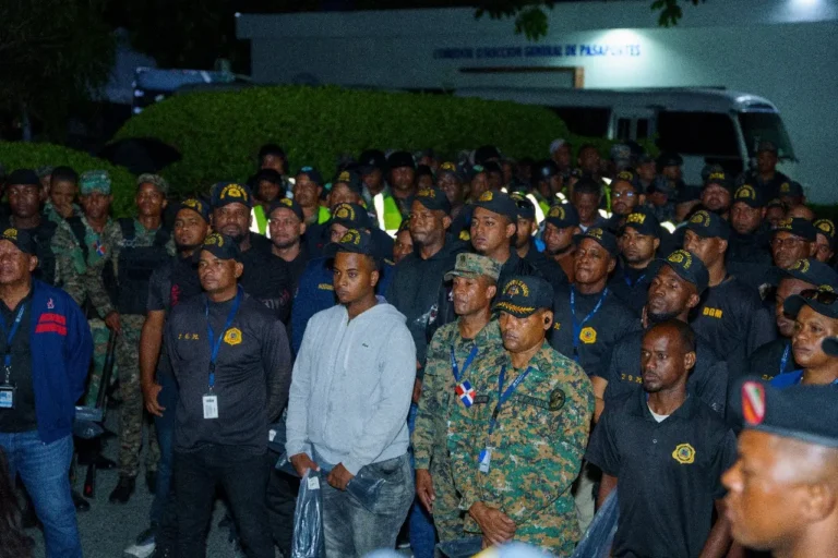 Migración interviene Friusa en Bávaro y detiene 253 extranjeros en condición irregular