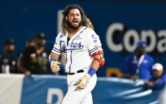 «Aquaman» vuelve a los Tigres del Licey