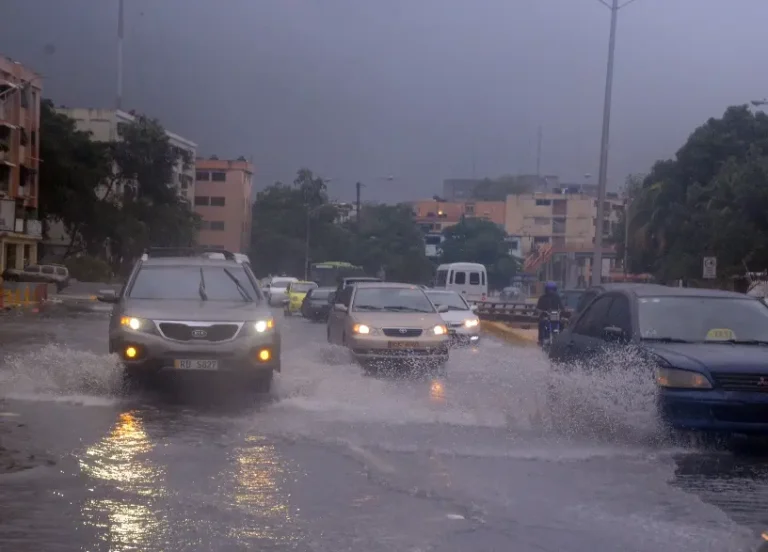 Aguaceros seguirán con viento; en alerta 24 provincias por lluvias