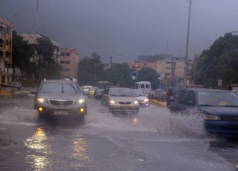 Aguaceros seguirán con viento; en alerta 24 provincias por lluvias