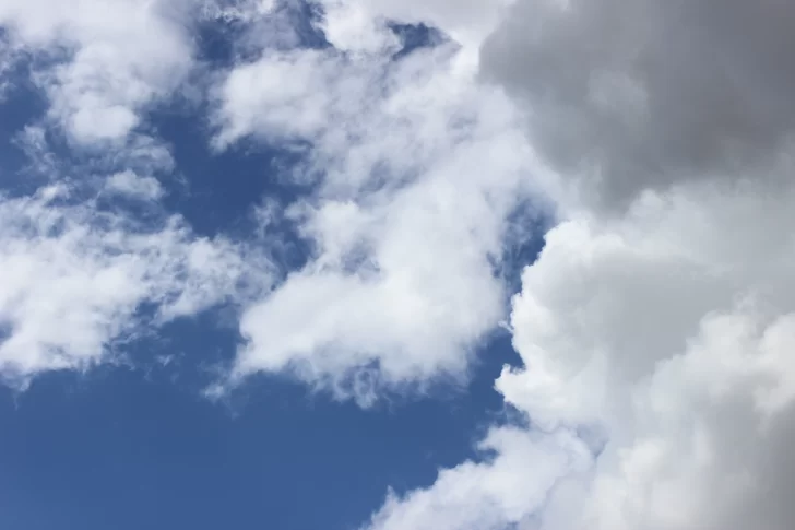Indomet pronostica cielo soleado y chubascos aislados