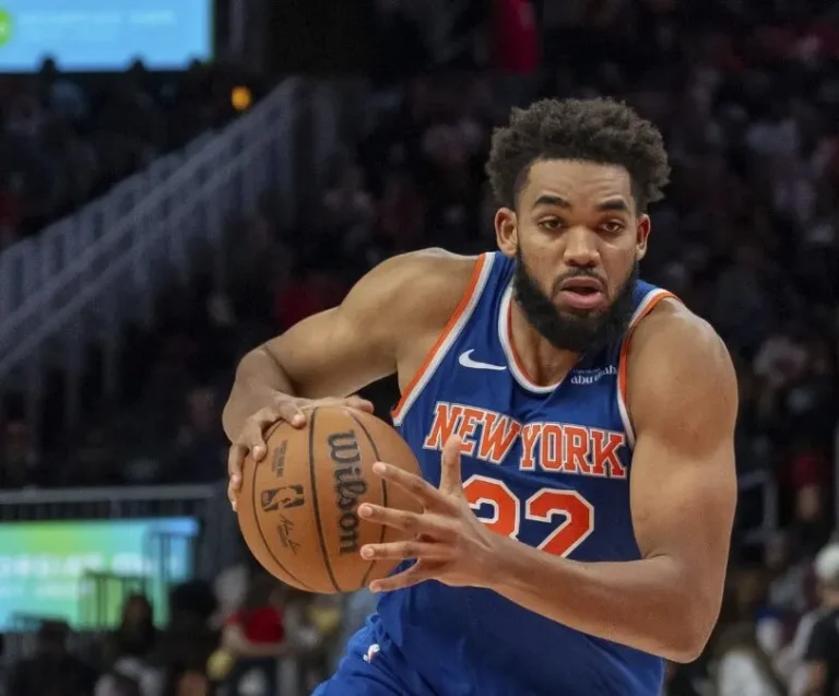 Towns, 25 puntos y 14 rebotes en revés de NY
