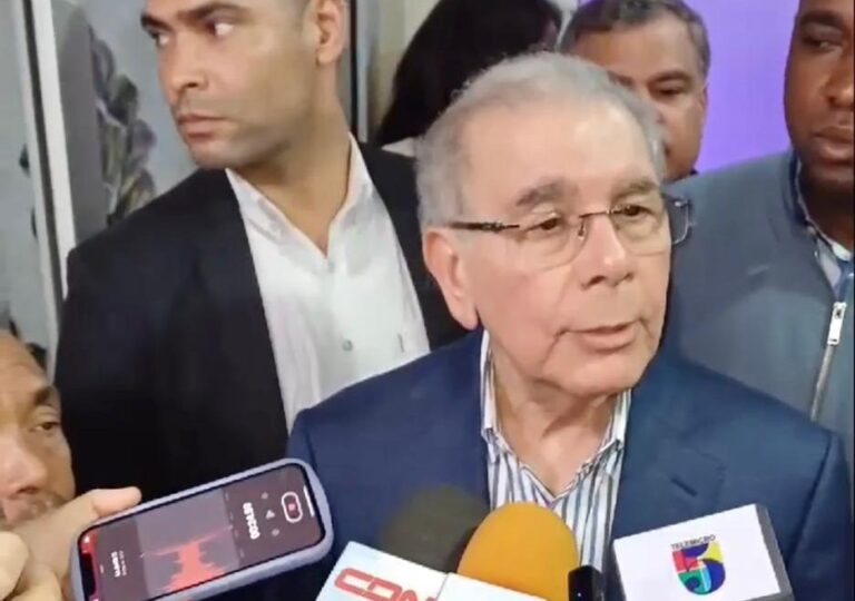 Danilo cree quitar la cesantía a trabajadores sería retroceder