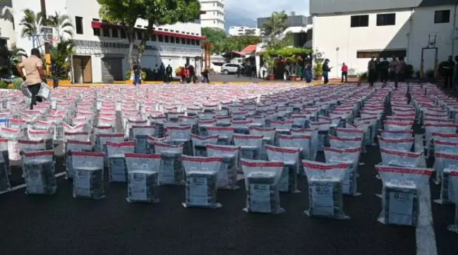 Honduras revela recorrido de cargamento de 9.8 toneladas de cocaína y aclara no desembarcó en ese país
