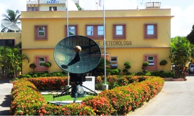 INDOMED: Sistema frontal debilitado y alta presión limitarán las lluvias este viernes