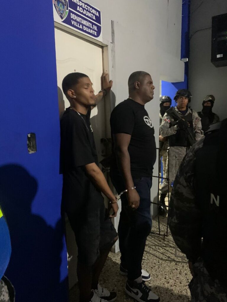 Detienen capitán de la ARD con 2 kilos de presunta cocaína y una maleta con RD$ 37 millones de pesos