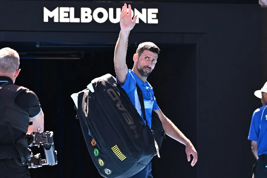 Abierto de Australia: Djokovic abandona tras perder un largo primer set ante Zverev