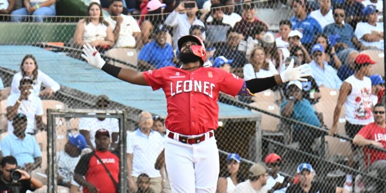 Escogido toma ventaja y la historia juega en contra del Licey en la Serie Final