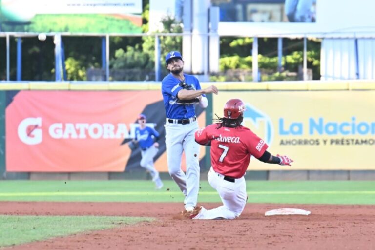 Licey vence al Escogido y se mantiene firme en el primer lugar