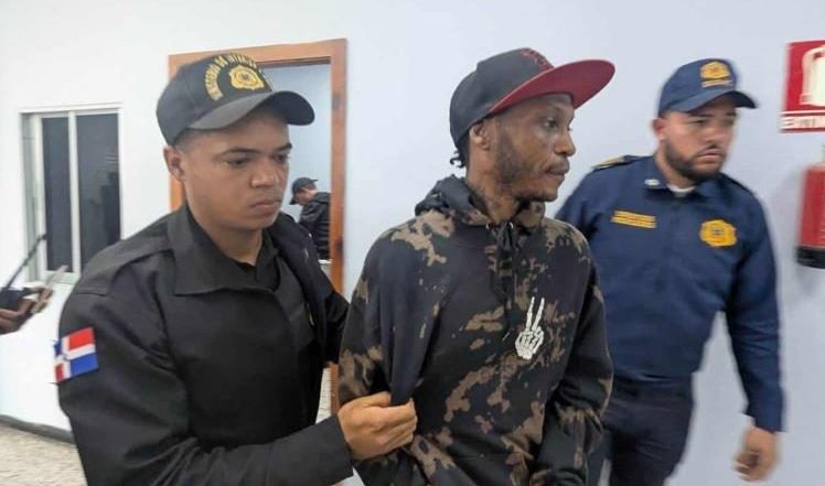 RD entrega a Policía Haití otro supuesto cabecilla de una banda