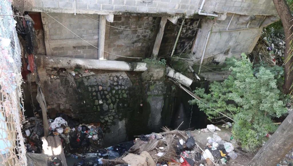 SDE luce limpio, pero persisten problemas de drenaje, cloacas y deterioro de las calles