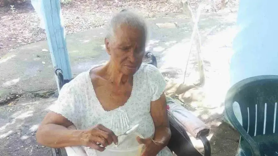 «Que nos desembolsen esos chelitos», dicen hijos de anciana que pedía pago por terrenos del AILA
