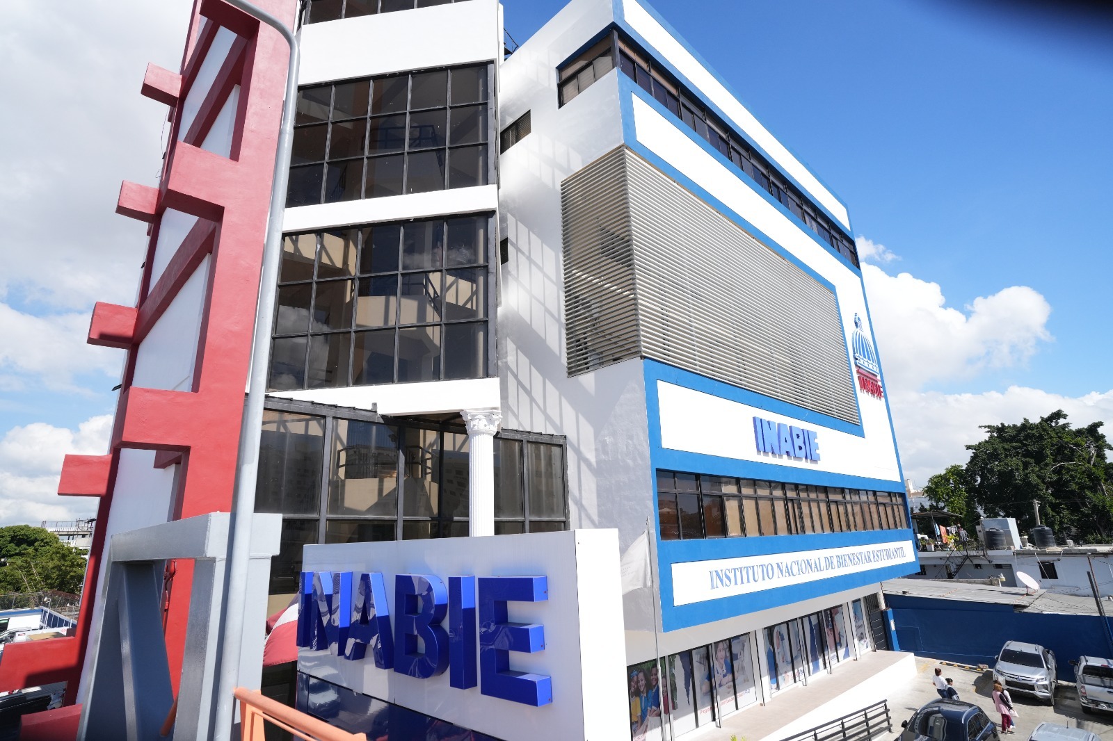 Industria textil dominicana alerta sobre riesgos en procesos de utilería escolar del INABIE