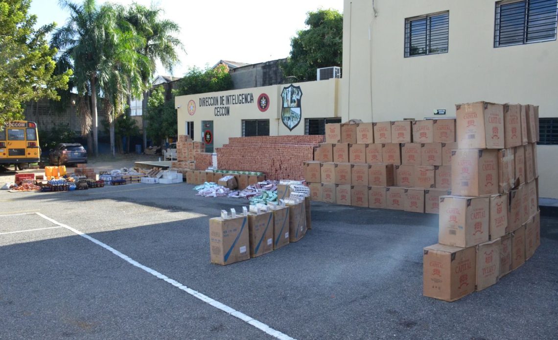El Cesfront entrega al Ceccom más de 2 millones de cigarrillos y otras mercancías ilegales