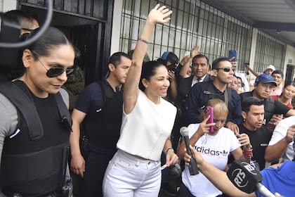 Tras un ajustado final, Daniel Noboa y Luisa González se enfrentarán en un balotaje en Ecuador