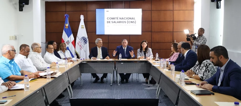 Los empresarios proponen 10 %; Luis Abinader 20 % de aumento salarial
