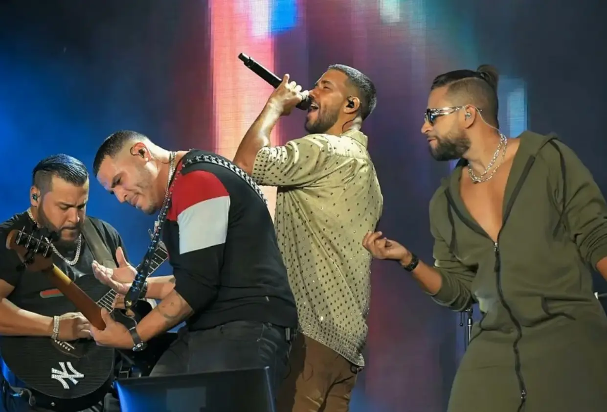 Aventura, Tokischa y Lomiiel triunfan en Premio Lo Nuestro