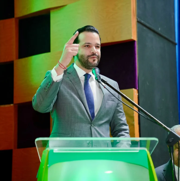 Rafael Paz a Faride Raful: «los dominicanos exigen resultados, no excusas»