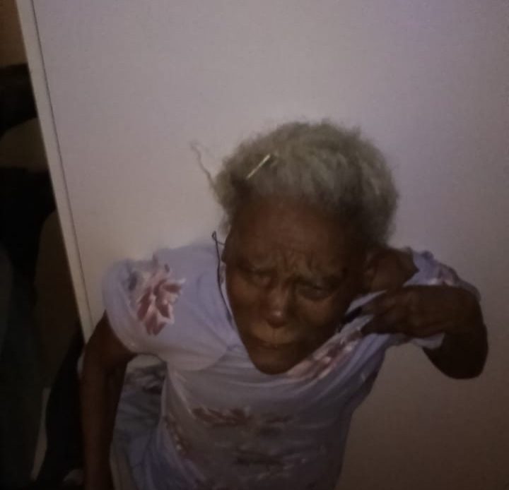 Muere anciana que fue agredida brutalmente por su nieto en Monte Plata