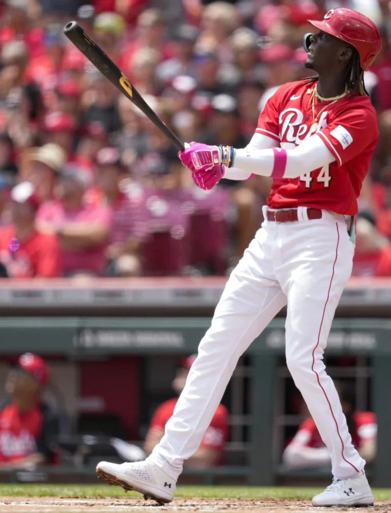 ¡Elly De la Cruz! enfocado en ayudar a los rojos