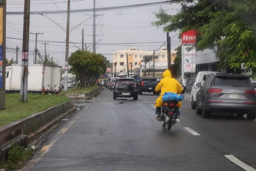 Tarde con lluvias debido a un sistema frontal