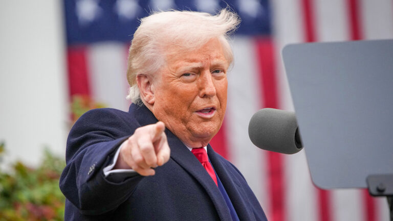 Trump pide a Europa que pague ‘reparaciones’ anuales a EE.UU.