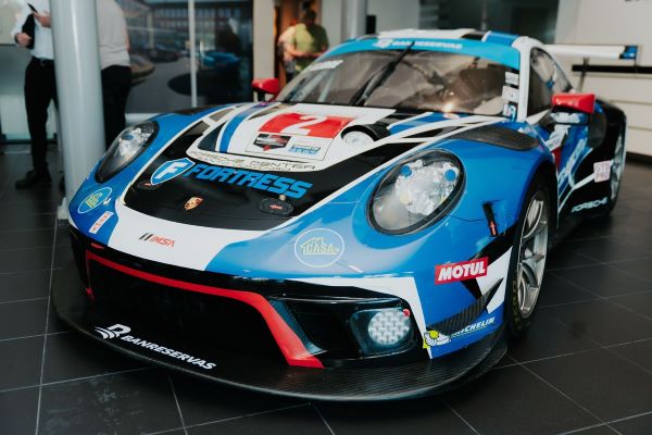 Porsche Center de SD presenta vehículos para el GT Challenge