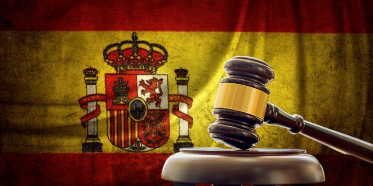 Más de 4 años de prisión por arrancar de un mordisco parte del dedo a su hermano