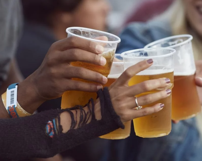 Alcohol y bajo peso afectan a embarazadas