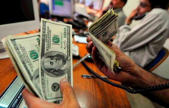 El dólar bajó 36 centavos; este jueves era vendido a RD$63.05