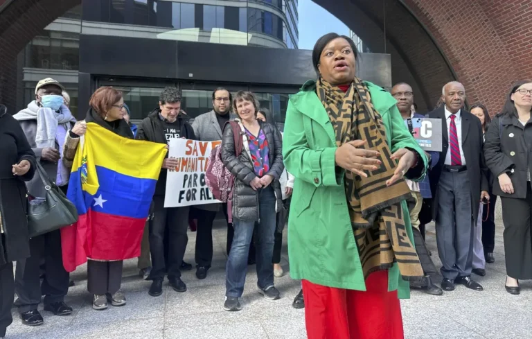 Dejaría en EU inmigrantes laboran campo y hoteles