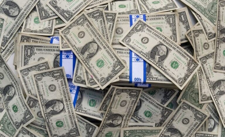 El dólar se cambia este lunes a RD$62.70 para la venta