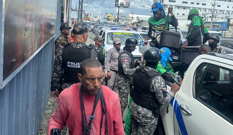Autoridades retiran vendedores ambulantes de las calles de SD