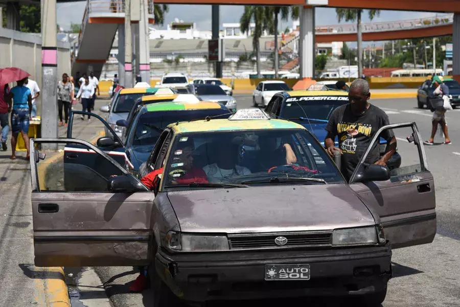 Corredor no devuelve dinero