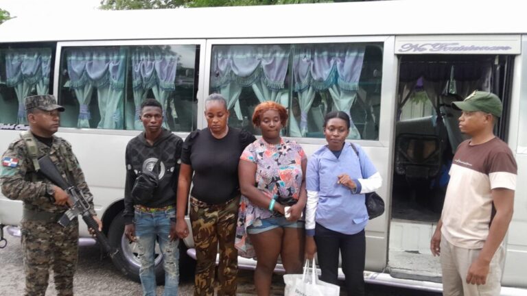 Ejército entrega hombre a Ministerio Público por tráfico de inmigrantes en San Juan de la Maguana
