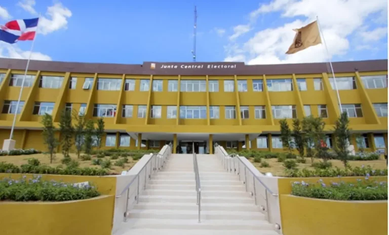 Fundación sugiere permitan encuestas por redes sociales