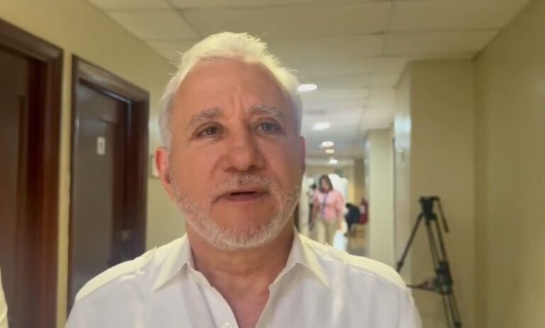 Senador Taveras pide regular medios y frenar a comunicadores que difaman