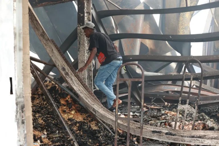 Ministro de Agricultura revela monto actualizado de pérdidas en el Merca Santo Domingo