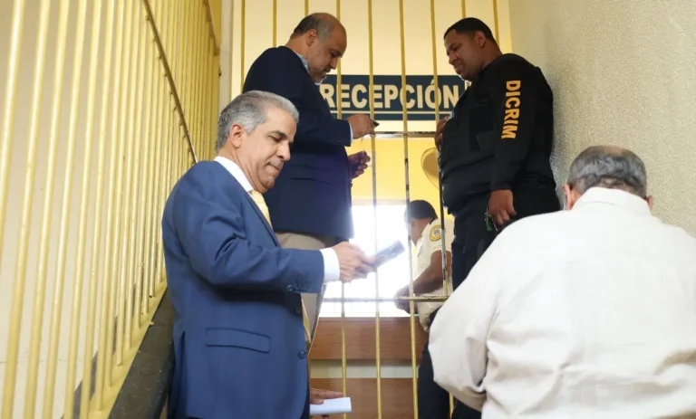 Maribel Espaillat se desmayó y no está en la cárcel, irá a audiencia