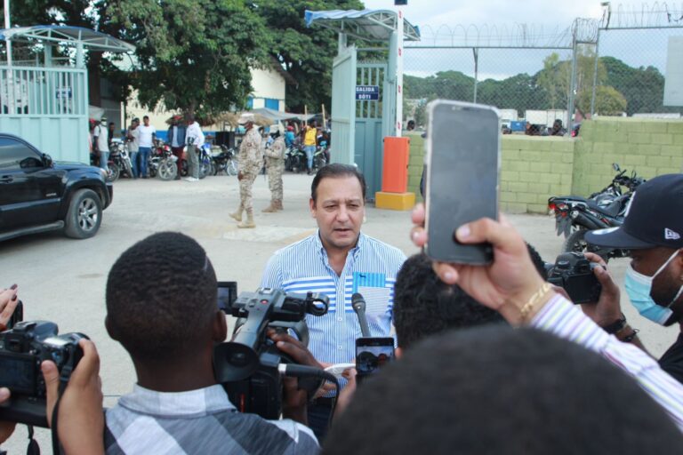 Abel ve «mafias han retomado» el control de frontera con Haití
