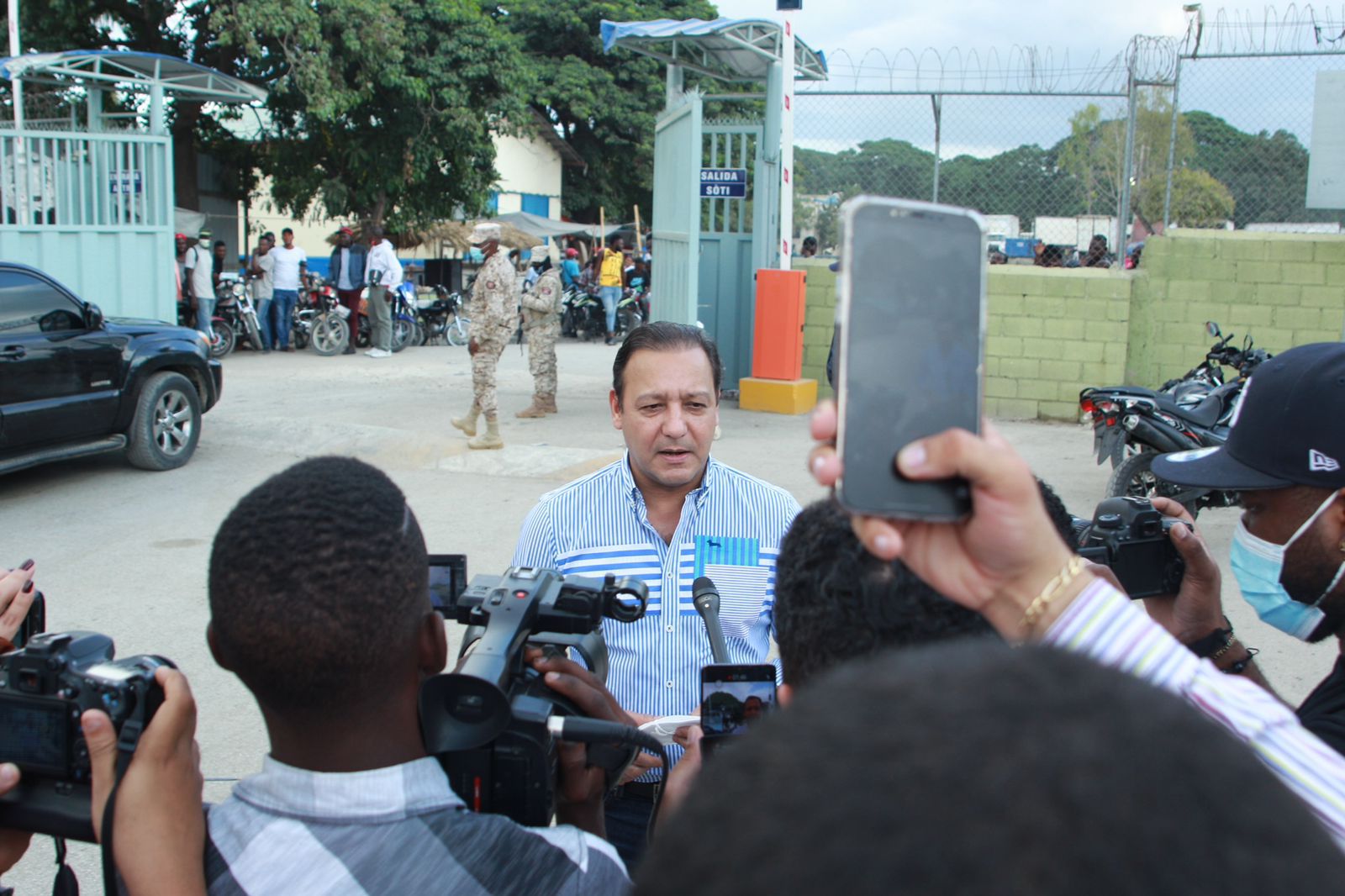 Abel ve «mafias han retomado» el control de frontera con Haití